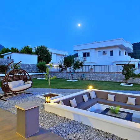 Uzumlu Village 3 Bedroom Luxury With Private Pool ヴィラ フェティエ